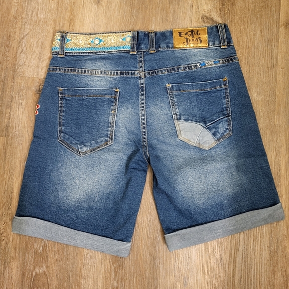 Desigual Magalie  Denim Shorts With sequins and embroidery Size 28 US - Picture 11 of 16